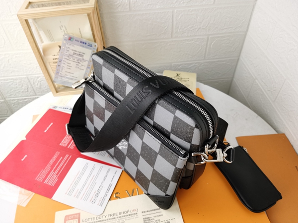 ルイヴィトンバッグ背面デザイン